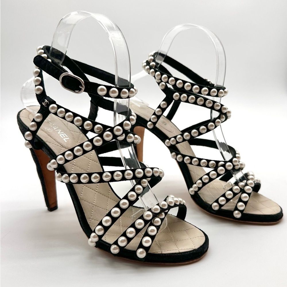 Chanel CC Logo Pearl Embellished Black Leather Quilted Leather Sandals EU 37.5 C